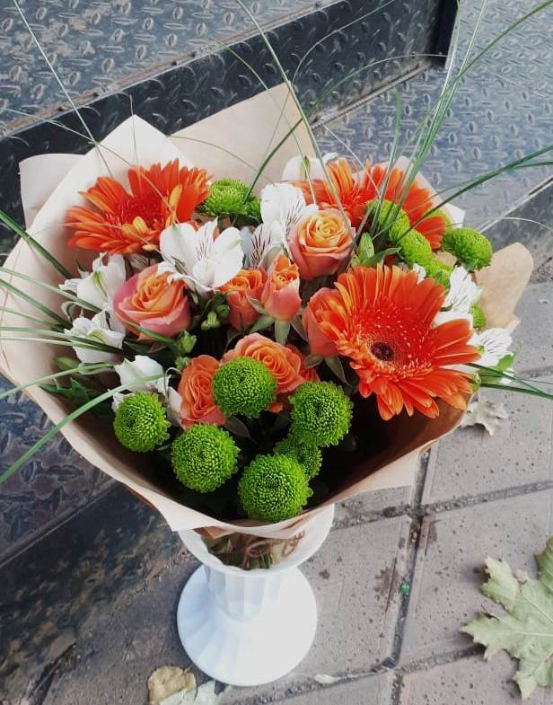 Букет цветов из: Герберы, Хризантемы, Альстромерии и Розы в Еткуль