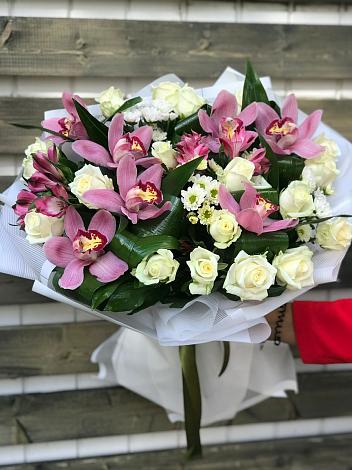 Букет цветов из: Розы и Хризантемы в Еткуль