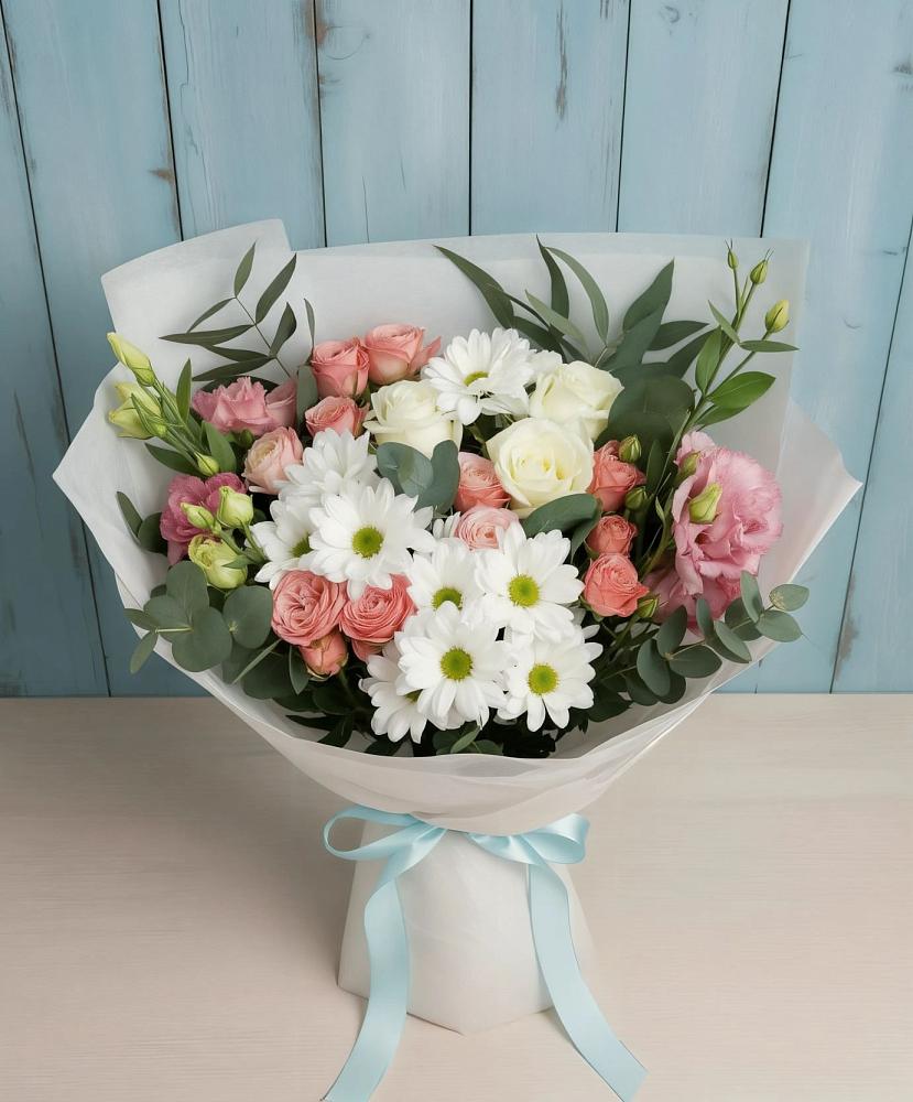 Букет цветов из: Розы, Лизиантусы и Хризантемы в Еткуль