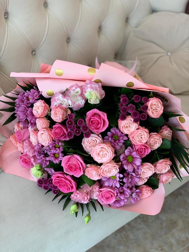 Букет цветов из: Хризантемы, Розы и Лизиантусы в Еткуль