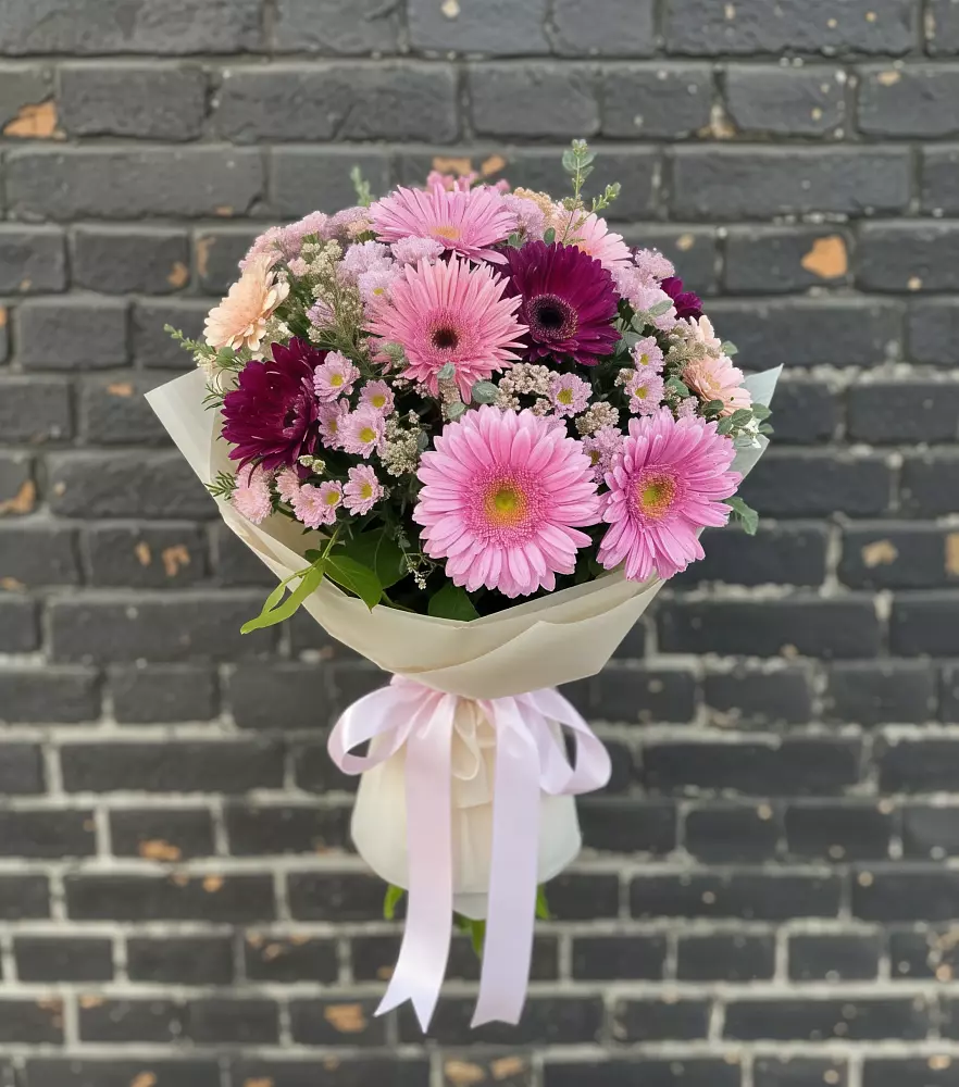 Букет цветов из: Герберы и Хризантемы в Еткуль