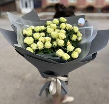 Букет Белые кустовые розы Солинеро в Еткуль