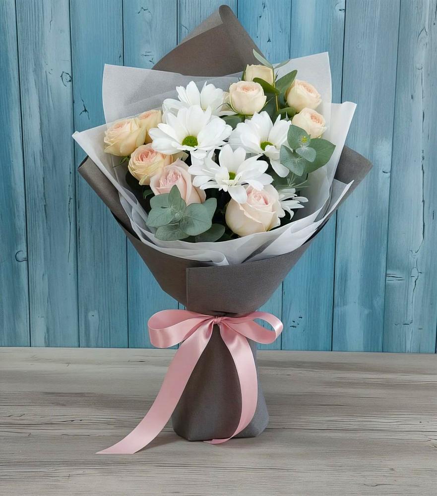 Букет цветов из: Хризантемы и Розы в Еткуль