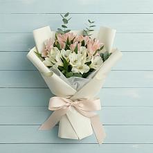 Букет цветов из:  Альстромерии в Еткуль