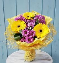 Букет цветов из:  Хризантемы и Герберы в Еткуль
