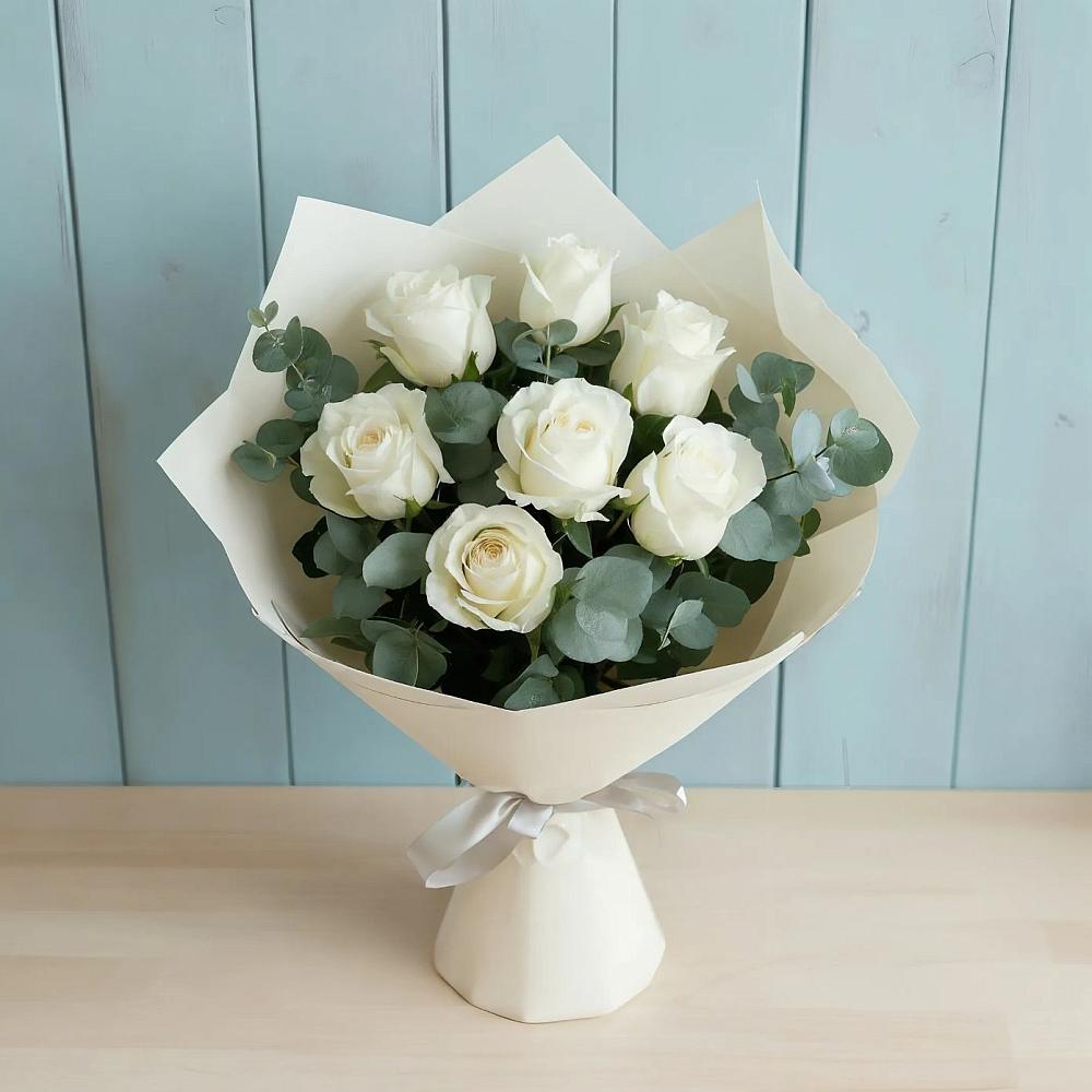Букет Белые розы в Эвкалипте в Еткуль