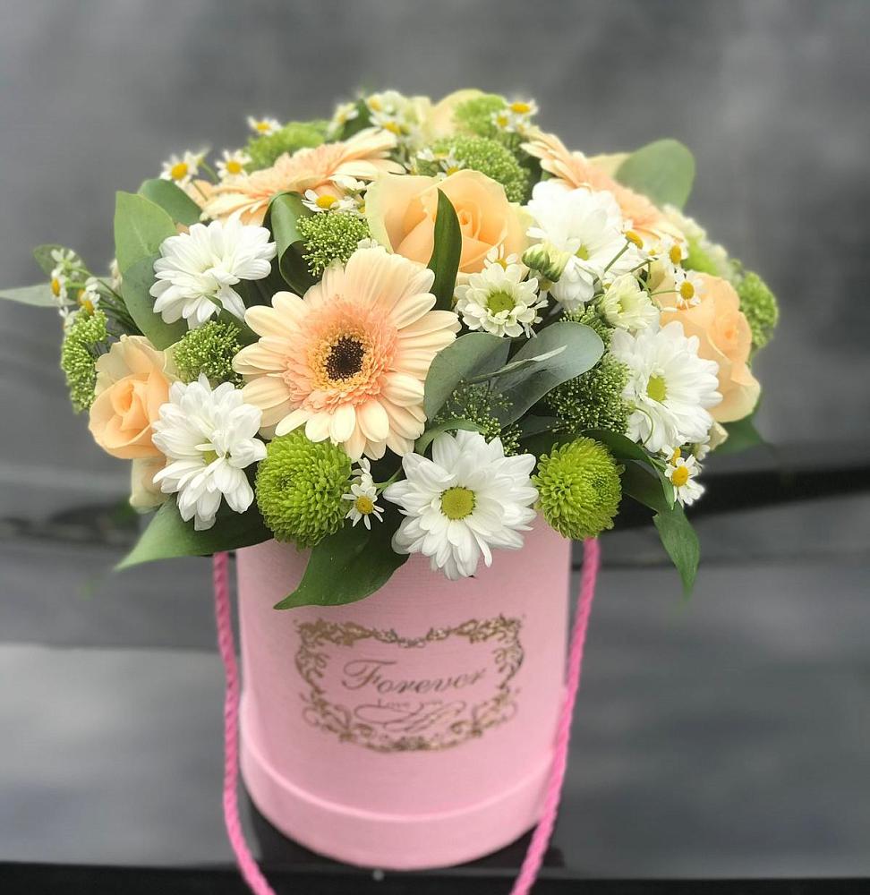 Цветочная композиция из Розы, Герберы и Хризантемы в шляпной коробке в Еткуль