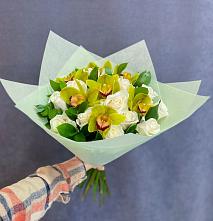 Букет цветов из:  Орхидеи и Розы в Еткуль